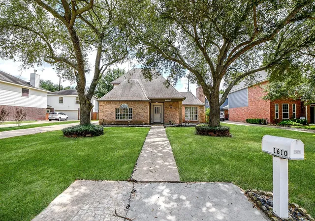Photo 3 of Sale Pending at 1610 Calveryman Ln, Katy, TX 77449 | MLS# 12866382 | Listing updated on 2026-09-18