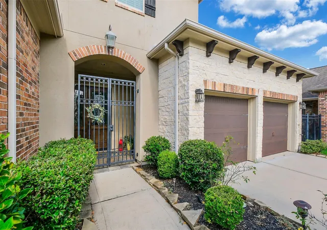 Photo 3 of Single family home for sale at 10826 Poolman Pl, Richmond, TX 77407 | MLS# 98756091 | Listing updated on 2026-09-21