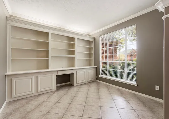Photo 4 of Sale Pending at 18907 Timbers Dr, Humble, TX 77346 | MLS# 59915210 | Listing updated on 2026-09-19