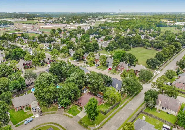 Photo 38 of Single family home for sale at 15707 Fincher Dr, Friendswood, TX 77546 | MLS# 42787311 | Listing updated on 2026-10-10