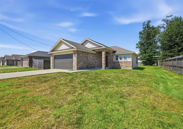 Photo 2 of Single family home for sale at 37 Road 5103, Cleveland, TX 77327 | MLS# 18090927 | Listing updated on 2026-10-23