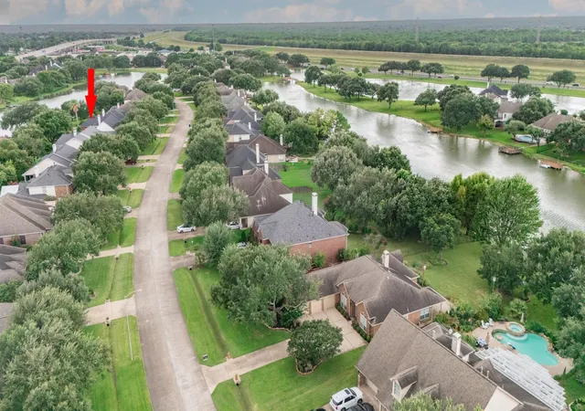 Photo 3 of Single family home for sale at 314 Bridge Crst Blvd, Houston, TX 77082 | MLS# 59609380 | Listing updated on 2026-09-09