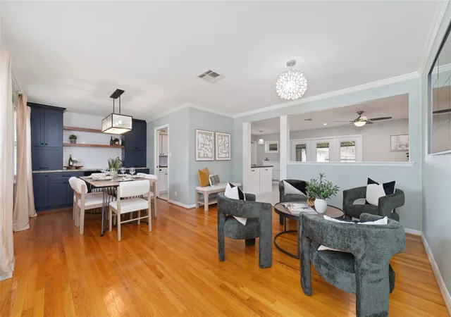 Photo 2 of Single family home for sale at 2127 Lazybrook Dr, Houston, TX 77008 | MLS# 28788718 | Listing updated on 2026-09-18