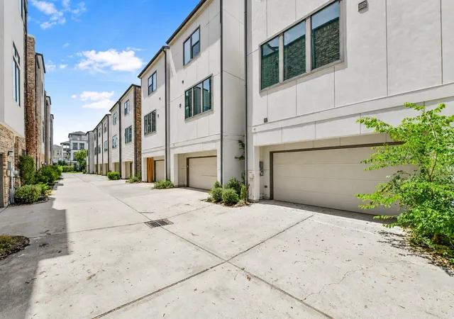 Photo 29 of Sale Pending at 1403 Nagle St, Houston, TX 77003 | MLS# 60099546 | Listing updated on 2026-09-28