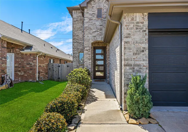 Photo 3 of Single family home for sale at 20323 Rainflower Bay Ln, Richmond, TX 77407 | MLS# 18023954 | Listing updated on 2026-09-14