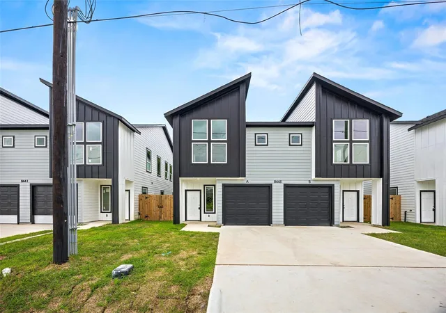 Listing Photo 5 - Condo for sale in building located at 8445 Furray Rd, Houston, TX 77028 - Unit #A/B