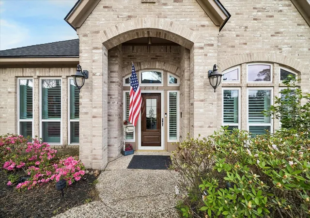 Photo 3 of Single family home for sale at 2102 Grand Mesa Dr, Kingwood, TX 77345 | MLS# 43532069 | Listing updated on 2026-09-25