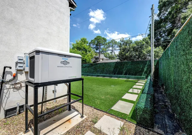 Photo 3 of Single family home for sale at 4704 Willow St, Bellaire, TX 77401 | MLS# 22036125 | Listing updated on 2026-10-04