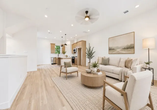 Photo 2 of Sale Pending at 4205 Arlington St, Houston, TX 77018 | MLS# 4340194 | Listing updated on 2026-10-07