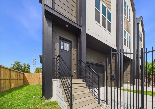 Photo 30 of Sale Pending at 4205 Arlington St, Houston, TX 77018 | MLS# 4340194 | Listing updated on 2026-10-07
