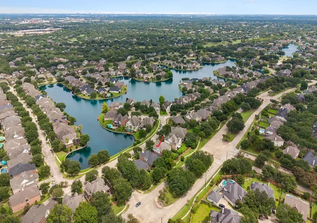 Photo 4 of Single family home for sale at 6011 Katie Leigh Ln, Sugar Land, TX 77479 | MLS# 48326721 | Listing updated on 2026-10-03
