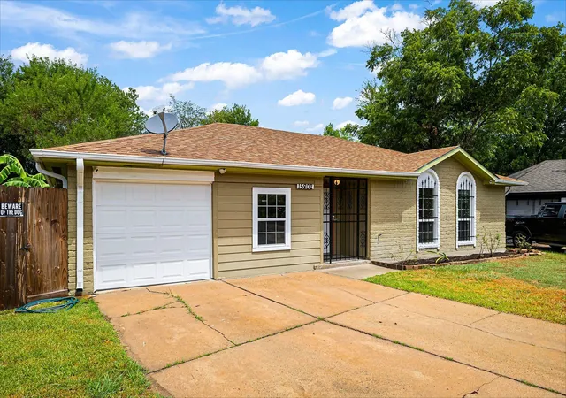 Photo 2 of Single family home for sale at 15802 Park Manor St, Houston, TX 77053 | MLS# 48274381 | Listing updated on 2026-09-11