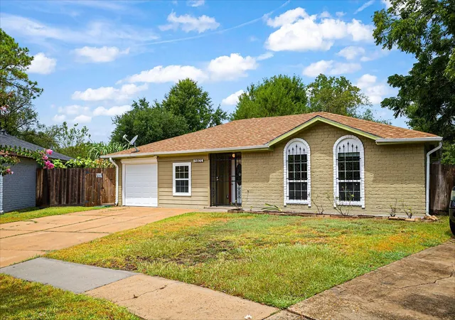 Photo 3 of Single family home for sale at 15802 Park Manor St, Houston, TX 77053 | MLS# 48274381 | Listing updated on 2026-09-11