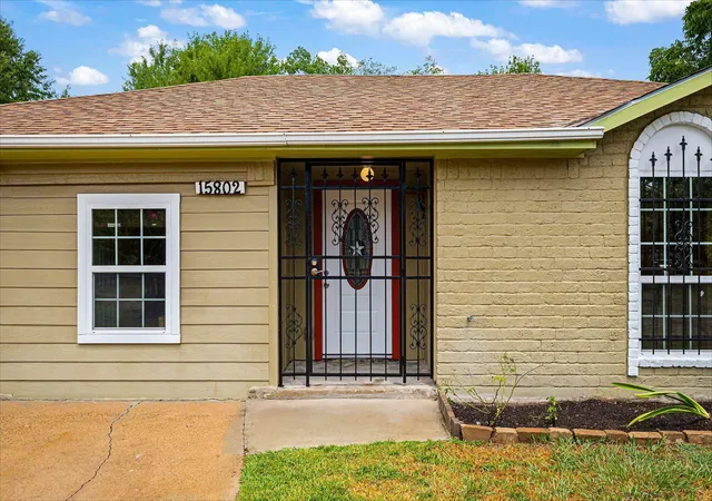 Photo 3 of Single family home for sale at 15802 Park Manor St, Houston, TX 77053 | MLS# 48274381 | Listing updated on 2026-09-11