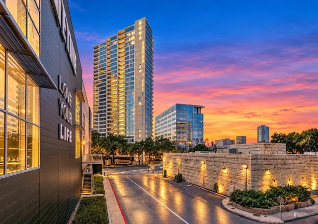 Photo 1 of Condo for sale at 14 Greenway Plz #23M, Houston, TX 77046 | MLS# 71560815 | Listing updated on 2026-09-23
