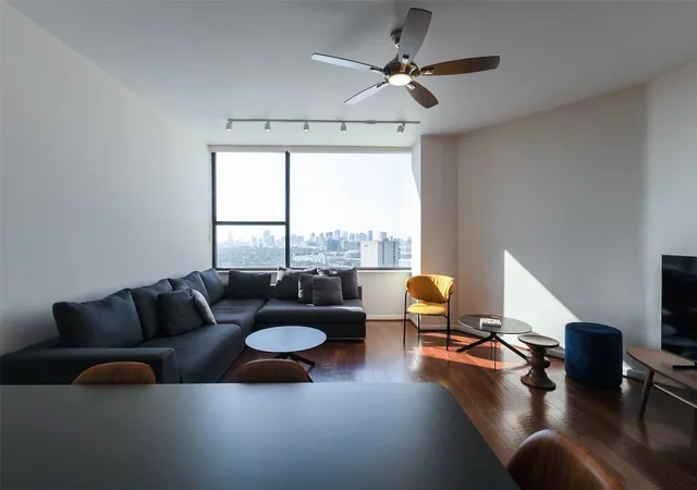 Photo 3 of Condo for sale at 14 Greenway Plz #23M, Houston, TX 77046 | MLS# 71560815 | Listing updated on 2026-09-23
