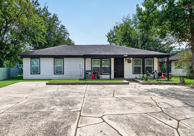 Photo 1 of Single family home for sale at 8822 Sultan Dr, Houston, TX 77078 | MLS# 43668005 | Listing updated on 2026-09-23