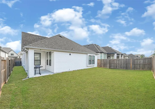 Photo 4 of Single family home for sale at 12331 Palmetto Dr, Mont Belvieu, TX 77523 | MLS# 48904730 | Listing updated on 2026-09-09
