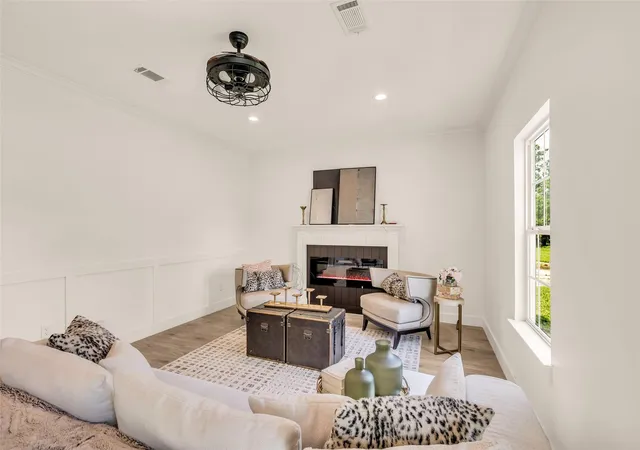 Photo 1 of Single family home for sale at 407 Harris Rd, Highlands, TX 77562 | MLS# 48823824 | Listing updated on 2026-09-18