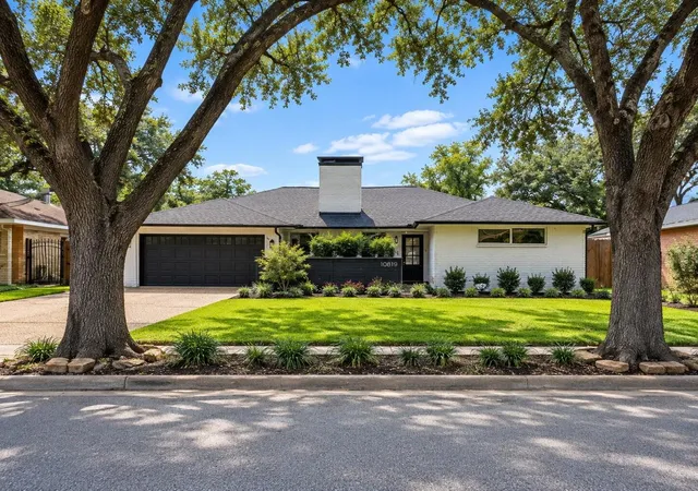 Photo 2 of Single family home for sale at 10819 Oasis Dr, Houston, TX 77096 | MLS# 93396687 | Listing updated on 2026-09-11