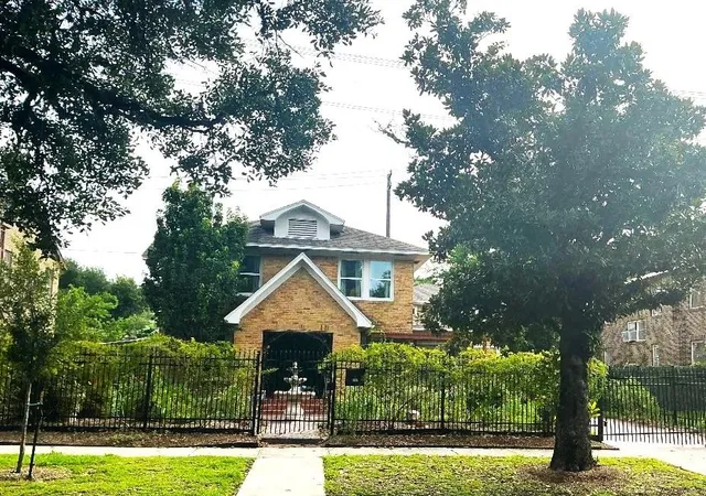 Single family home for sale at 2417 Blodgett St, Houston, TX 77004 | MLS# 95219591