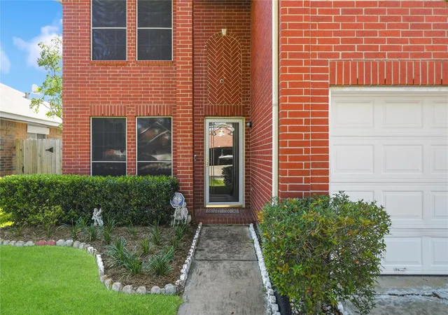 Photo 2 of Single family home for sale at 7027 Waveland Dr, Houston, TX 77072 | MLS# 85783074 | Listing updated on 2026-09-21