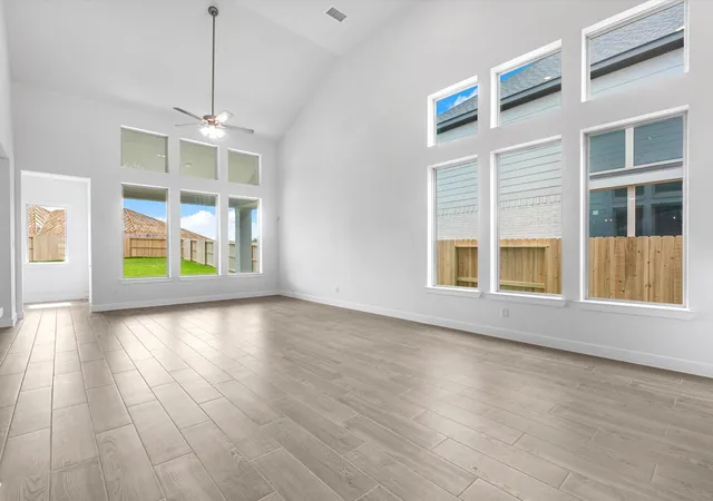 Photo 3 of Sale Pending at 10950 Middle Ridge Dr, Missouri City, TX 77459 | MLS# 88892924 | Listing updated on 2026-09-15