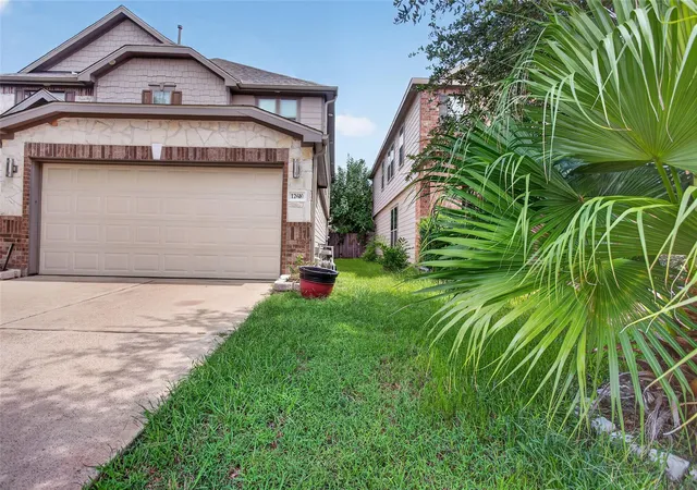 Photo 2 of Single family home for sale at 12610 Arbor Trellis Dr, Houston, TX 77066 | MLS# 17840025 | Listing updated on 2026-09-24