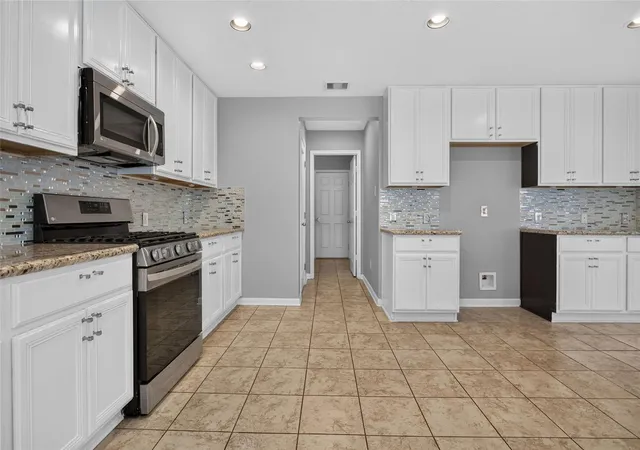 Photo 4 of Single family home for sale at 12610 Arbor Trellis Dr, Houston, TX 77066 | MLS# 17840025 | Listing updated on 2026-09-24