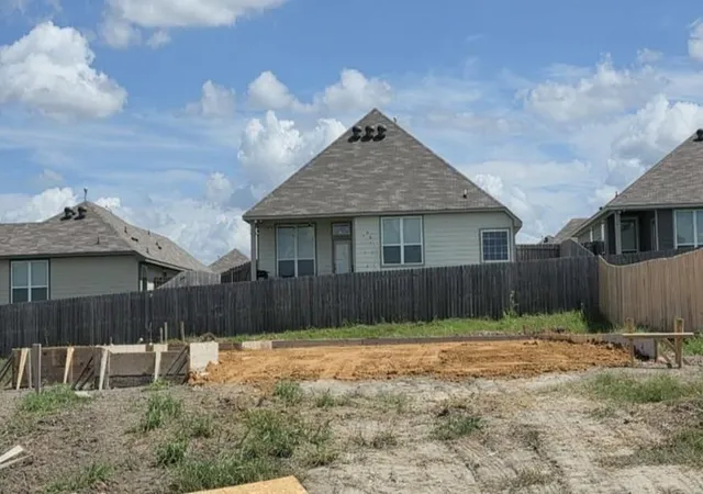 Photo 1 of Single family home for sale at 1495 Lake Ridge Dr, Brenham, TX 77833 | MLS# 33488603 | Listing updated on 2026-09-28
