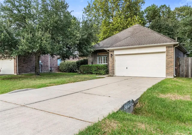 Photo 3 of Single family home for sale at 28910 Hidden Lake Ct, Magnolia, TX 77354 | MLS# 60487754 | Listing updated on 2026-09-21
