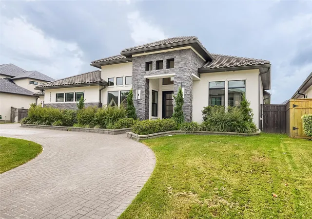Photo 1 of Single family home for sale at 10130 Regatta Shore Dr, Missouri City, TX 77459 | MLS# 40732632 | Listing updated on 2026-10-02