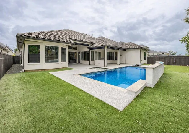 Photo 2 of Single family home for sale at 10130 Regatta Shore Dr, Missouri City, TX 77459 | MLS# 40732632 | Listing updated on 2026-10-02