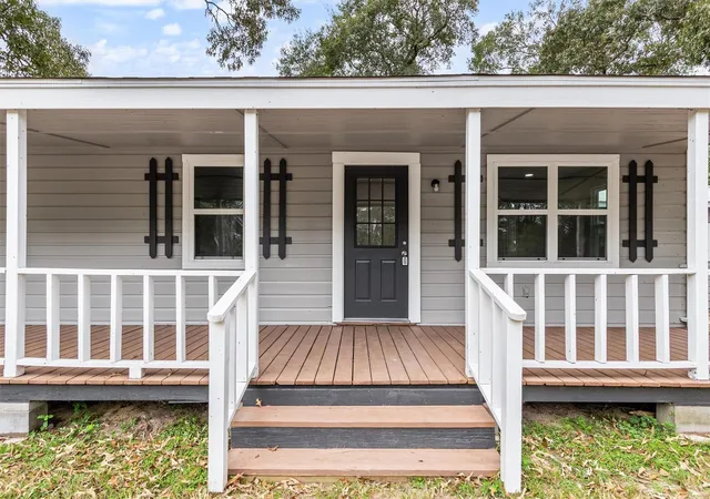 Photo 3 of Single family home for sale at 8627 S Fork Dr, Conroe, TX 77303 | MLS# 17222020 | Listing updated on 2026-09-07