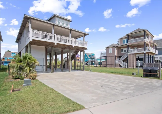Single family home for sale at 1977 Royalville Ct, Port Bolivar, TX 77650 | MLS# 10252995 | Listing updated on 2026-10-08