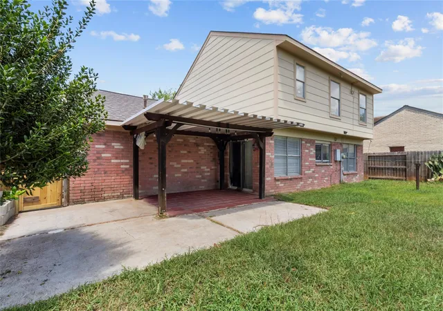 Photo 3 of Single family home for sale at 13423 Bridgewalk Ln, Houston, TX 77041 | MLS# 36851913 | Listing updated on 2026-09-11