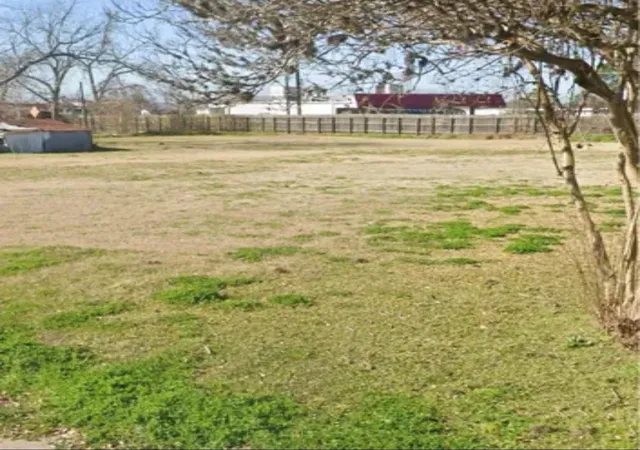 Photo 2 of Single family home for sale at 906 Rice St, Hempstead, TX 77445 | MLS# 86065793 | Listing updated on 2026-09-22