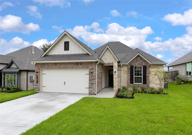 Photo 3 of Single family home for sale at 2033 Winepress Rd, Brenham, TX 77833 | MLS# 56516624 | Listing updated on 2026-09-19