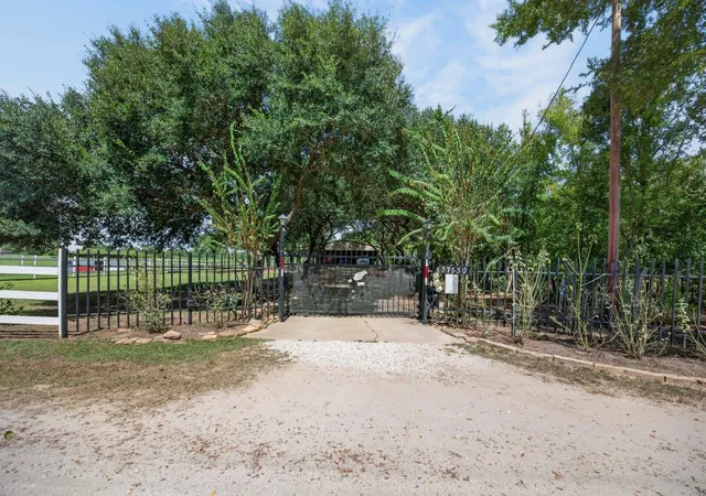 Photo 4 of Land for sale at 37530 L G Ln, Brookshire, TX 77423 | MLS# 74797486 | Listing updated on 2026-09-20