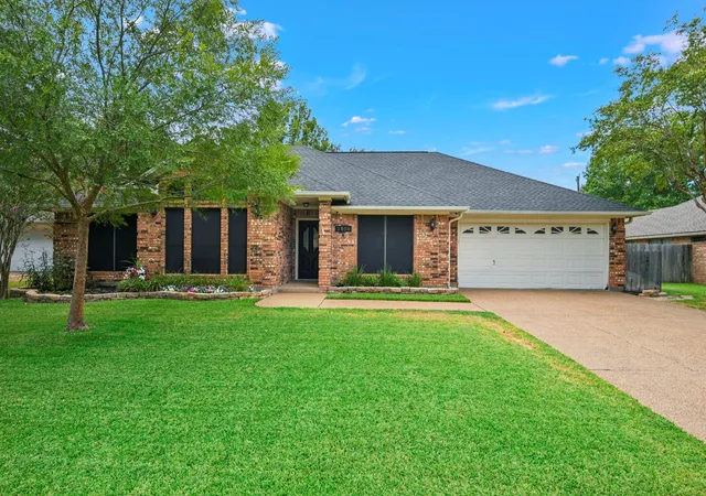 Photo 1 of Sale Pending at 2910 Cortez Ct, College Station, TX 77845 | MLS# 80712137 | Listing updated on 2026-09-24