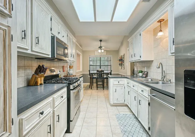 Photo 4 of Sale Pending at 2910 Cortez Ct, College Station, TX 77845 | MLS# 80712137 | Listing updated on 2026-09-24