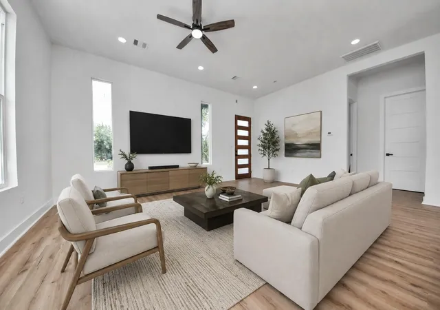 Photo 4 of Single family home for sale at 1912 Semmes St, Houston, TX 77026 | MLS# 85169747 | Listing updated on 2026-09-07