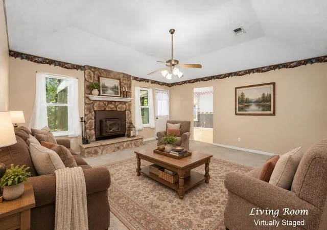 Photo 3 of Single family home for sale at 133 Oak Holw St, Huntington, TX 75949 | MLS# 10620153 | Listing updated on 2026-09-12