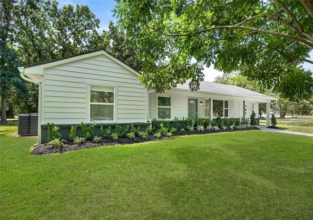 Photo 1 of Single family home for sale at 703 Newton Dr, Richmond, TX 77469 | MLS# 15429703 | Listing updated on 2026-09-20
