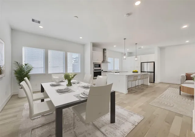 Photo 2 of Single family home for sale at 7711 Westside Villas Ln, Houston, TX 77055 | MLS# 21303100 | Listing updated on 2026-09-20