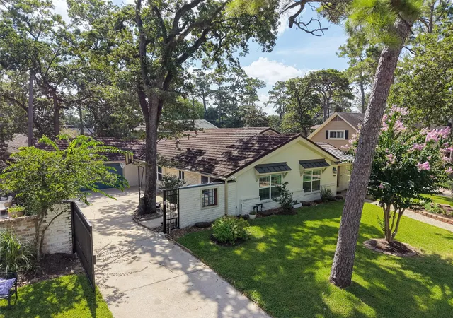 Photo 2 of Single family home for sale at 602 Patchester Dr, Houston, TX 77079 | MLS# 39848519 | Listing updated on 2026-09-19