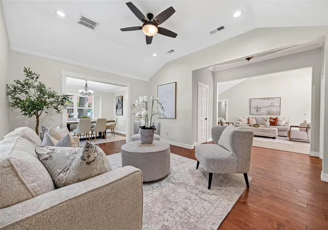 Photo 3 of Single family home for sale at 602 Patchester Dr, Houston, TX 77079 | MLS# 39848519 | Listing updated on 2026-09-19