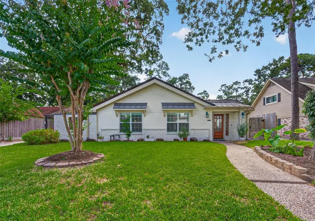 Photo 3 of Sale Pending at 602 Patchester Dr, Houston, TX 77079 | MLS# 39848519 | Listing updated on 2026-10-07