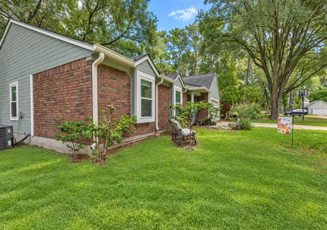 Photo 3 of Single family home for sale at 3319 Crk Shadows Dr, Kingwood, TX 77339 | MLS# 19926353 | Listing updated on 2026-10-03
