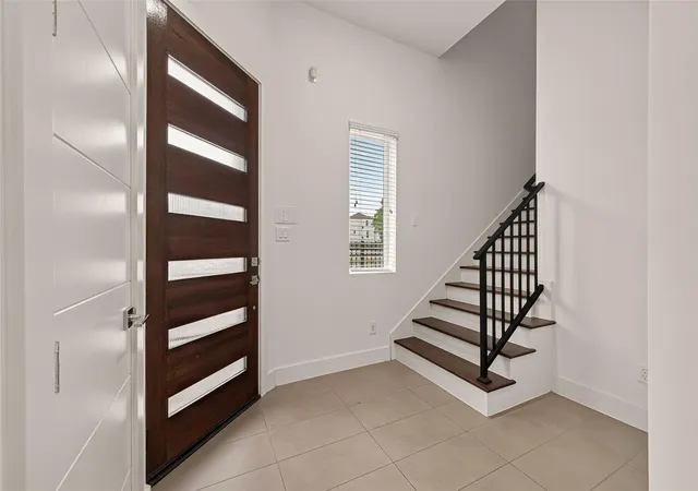Photo 3 of Townhouse for sale at 2004 Rosedale St #C, Houston, TX 77004 | MLS# 82392099 | Listing updated on 2026-09-10